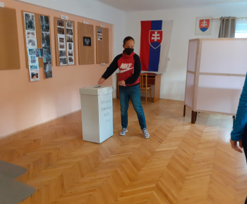 Aktuality / Doplňujúce voľby v obci Prosiek 2021 - foto